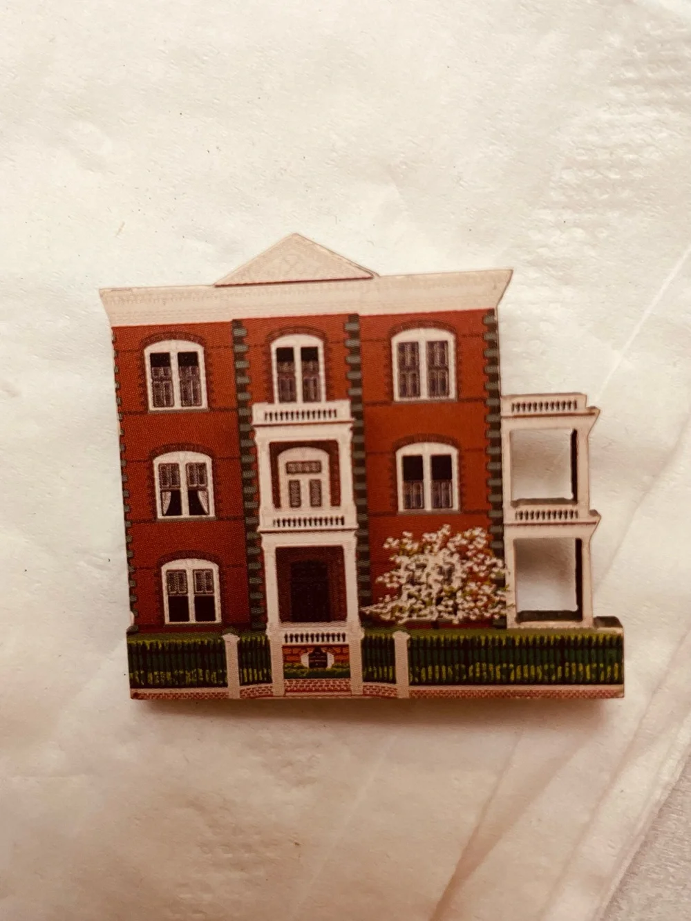 Vtg, Sheila’s Historic Lapel Pin, Calhoun Mansion, Charleston, SC. 1999